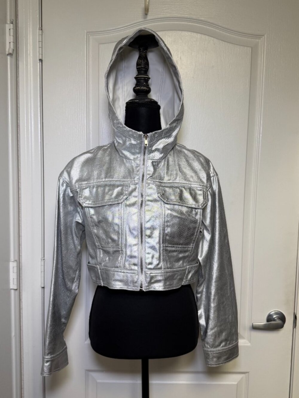 Forever 21 Silver Metallic Hooded Crop Moto Jacket Size S Futuristic Y2K